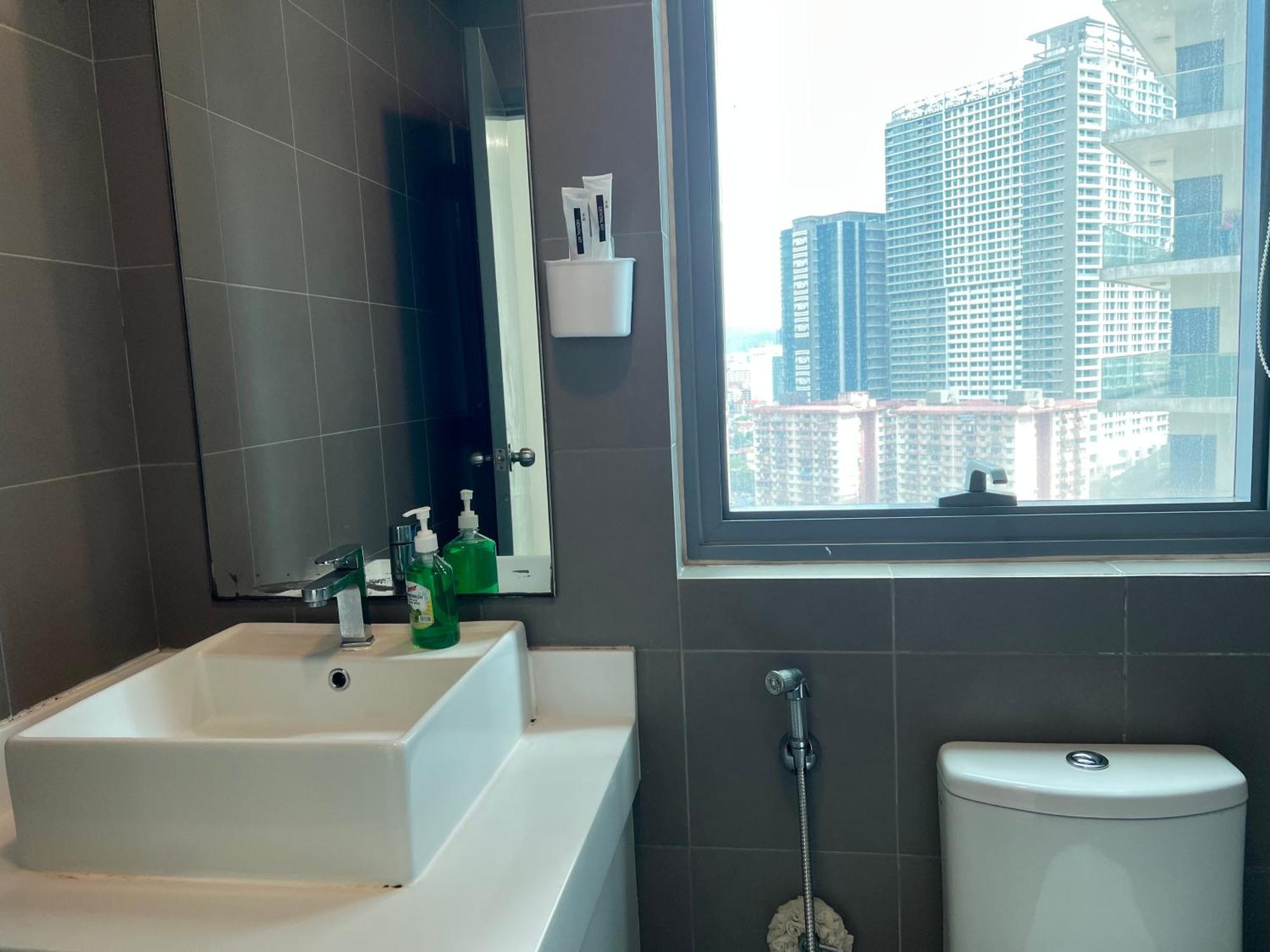 Summer Suites Klcc By Victorians Kuala Lumpur Exterior photo