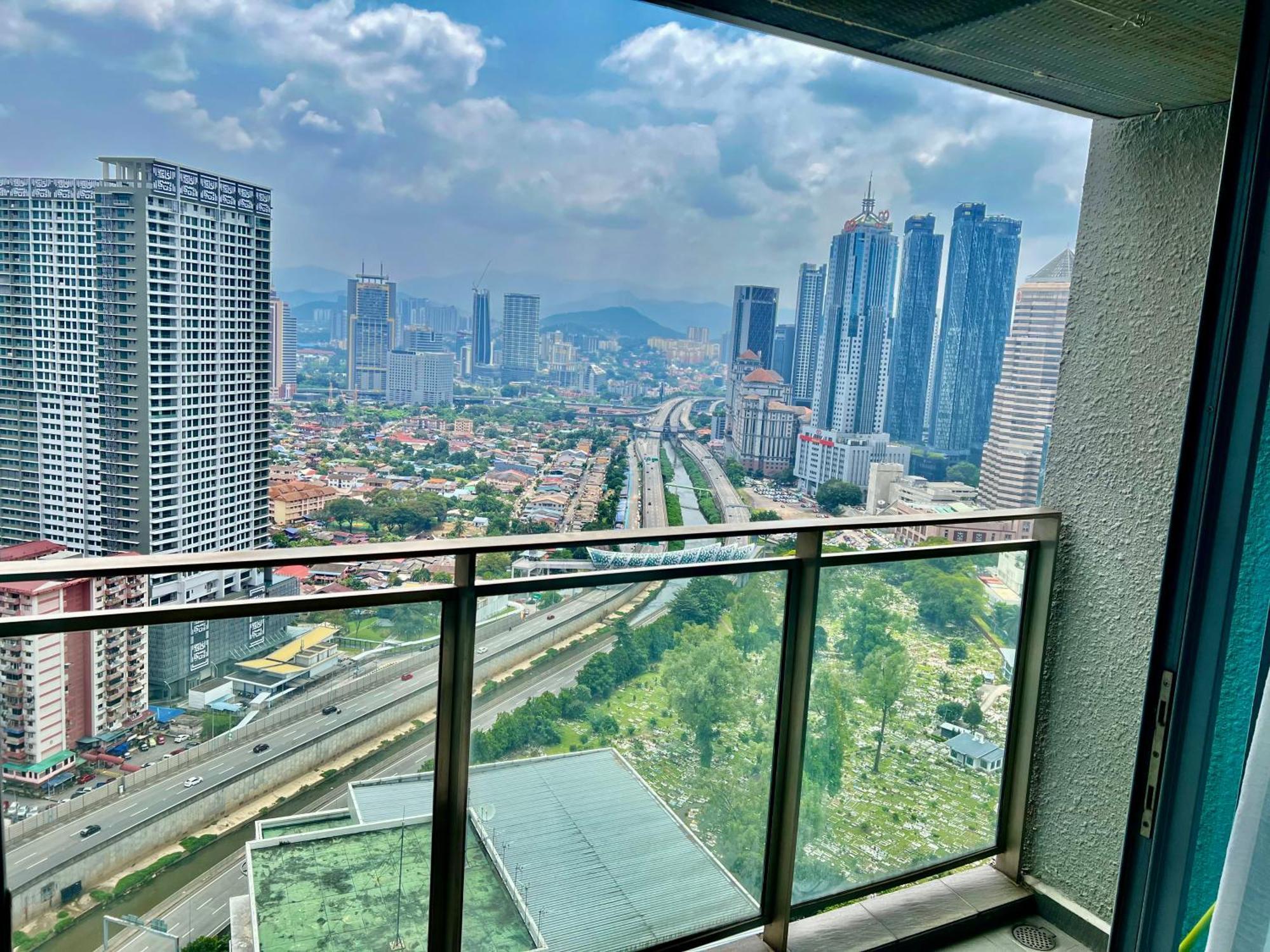 Summer Suites Klcc By Victorians Kuala Lumpur Exterior photo